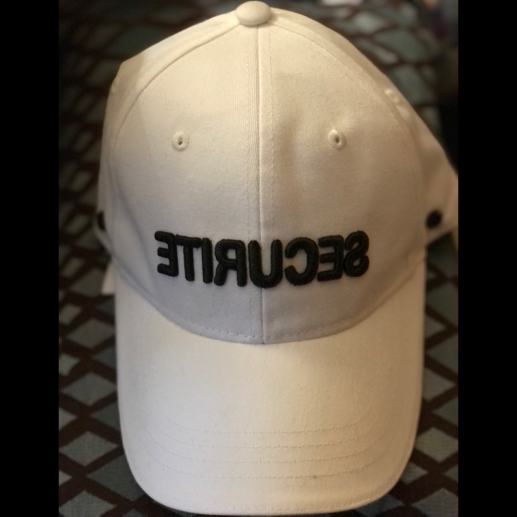 Rihanna Securite Cap